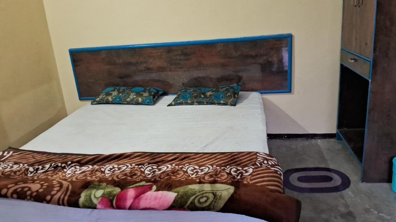 Blue Sky Homestay 克久拉霍 外观 照片