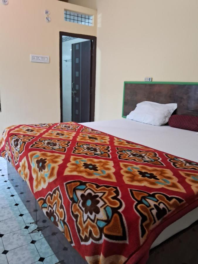 Blue Sky Homestay 克久拉霍 外观 照片