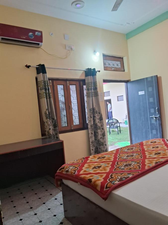 Blue Sky Homestay 克久拉霍 外观 照片