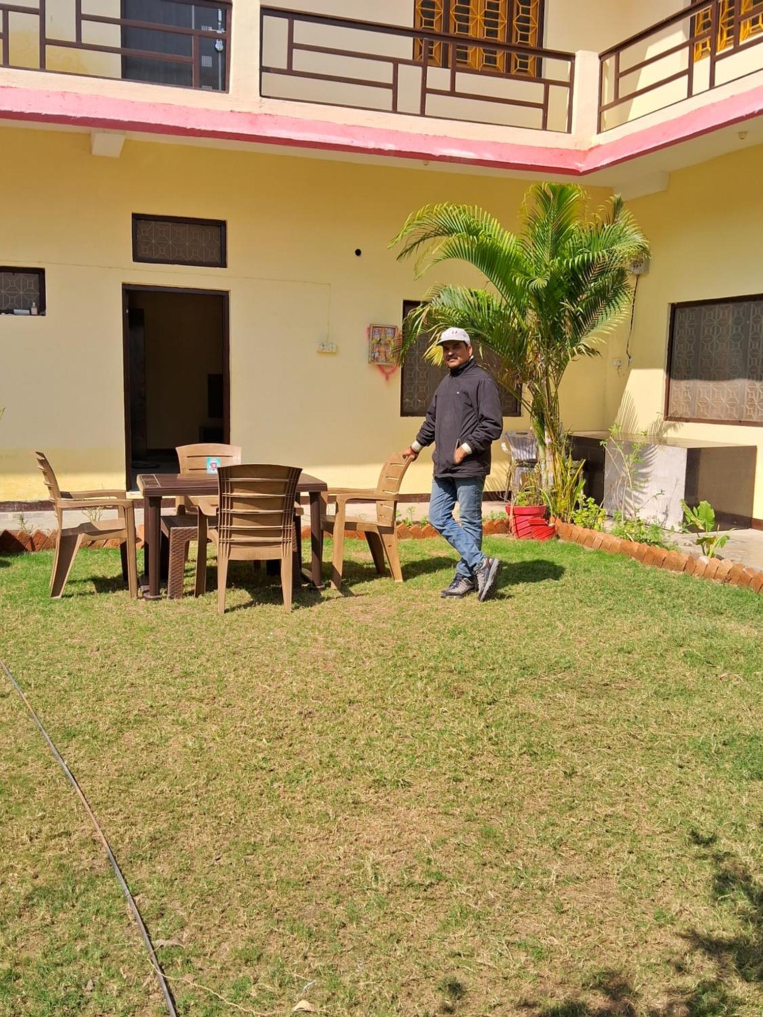 Blue Sky Homestay 克久拉霍 外观 照片
